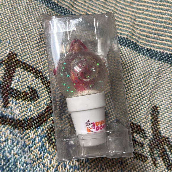 2017 Dunkin’ Donuts, cup Christmas ornament - Picture 5 of 7